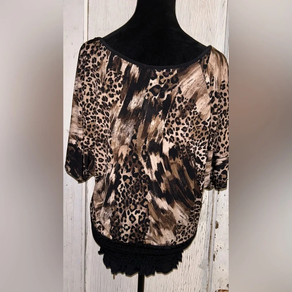 🐆🐆Boho Animal Print Short Sleeve Top🐆🐆 - Picture 5 of 6